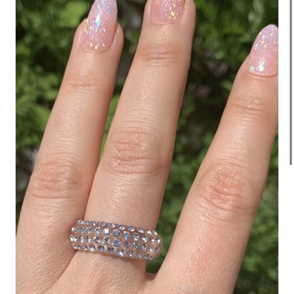 Acrylic Crystal Ring Embellished With Genuine “Crystal Stone Elements” New! - Picture 10 of 14